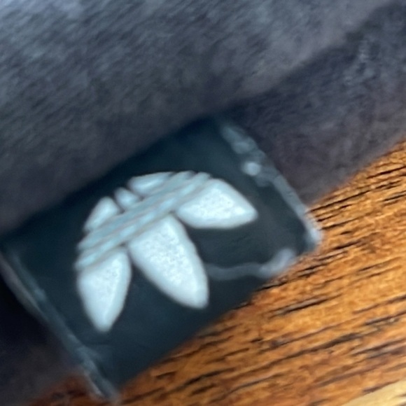 Adidas  black mono crew neck sweatshirt size large with Flaws - Picture 9 of 12